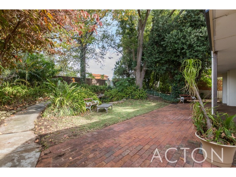 11 Watkins Road, Dalkeith WA 6009