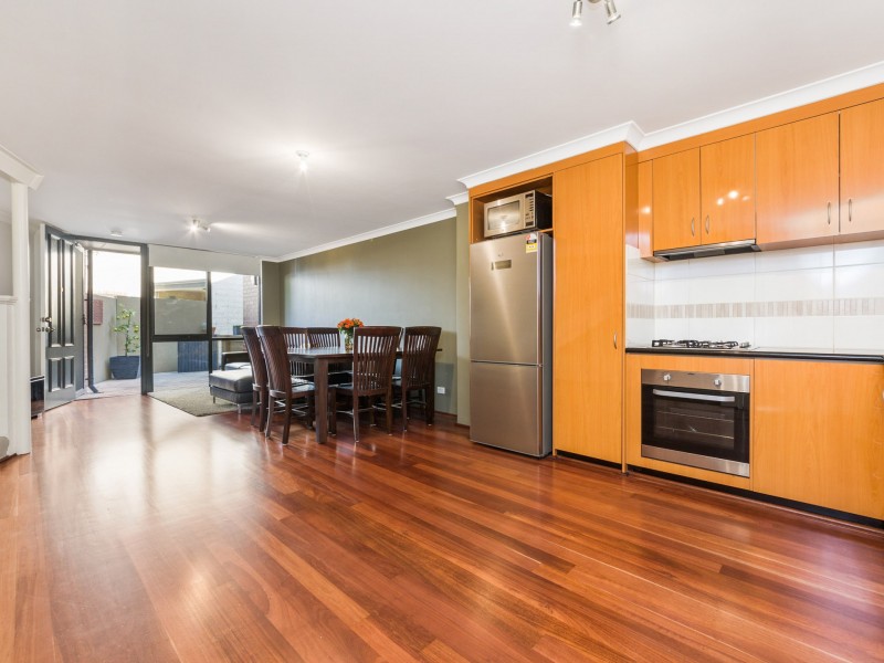 18/27 Burns Street, North Fremantle WA 6159