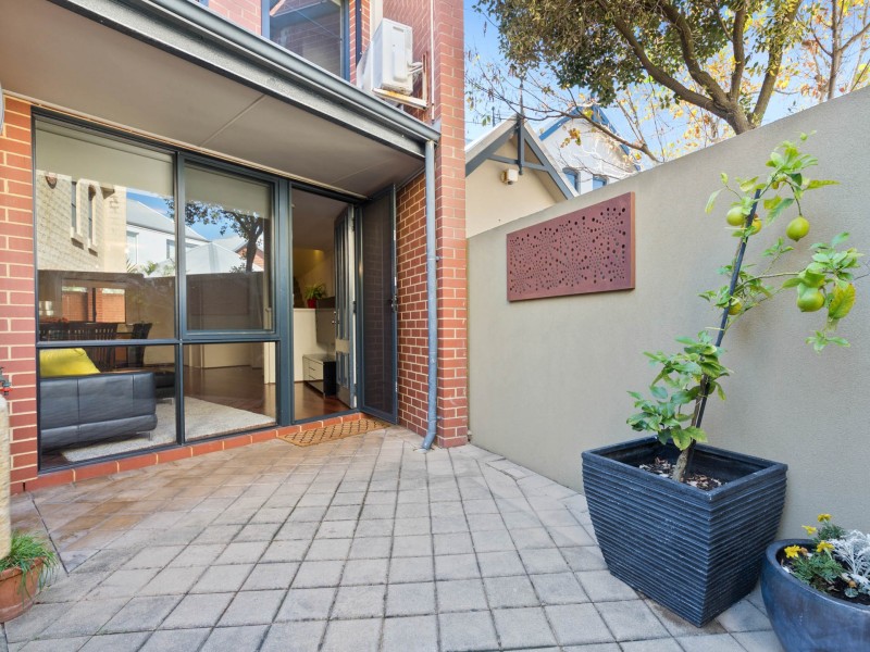 18/27 Burns Street, North Fremantle WA 6159