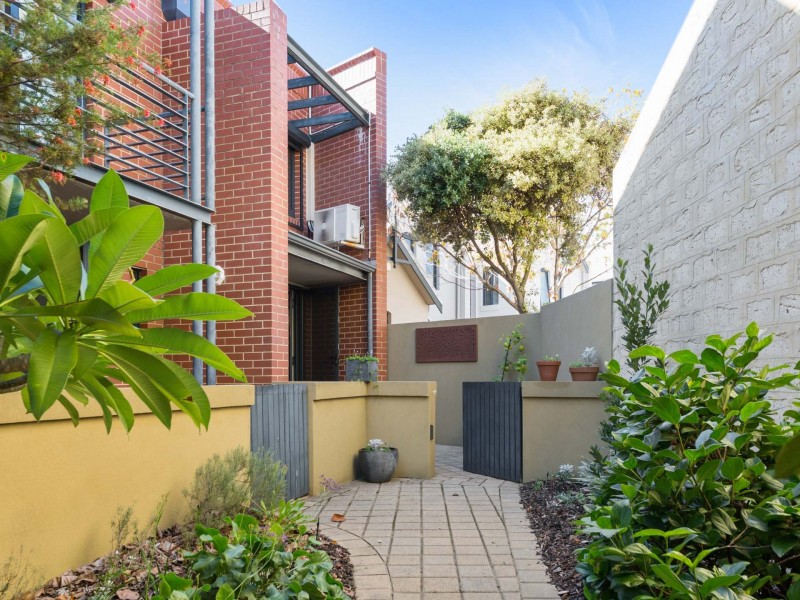 18/27 Burns Street, North Fremantle WA 6159