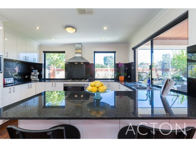 6 Sonnet Close, Woodlands WA 6018