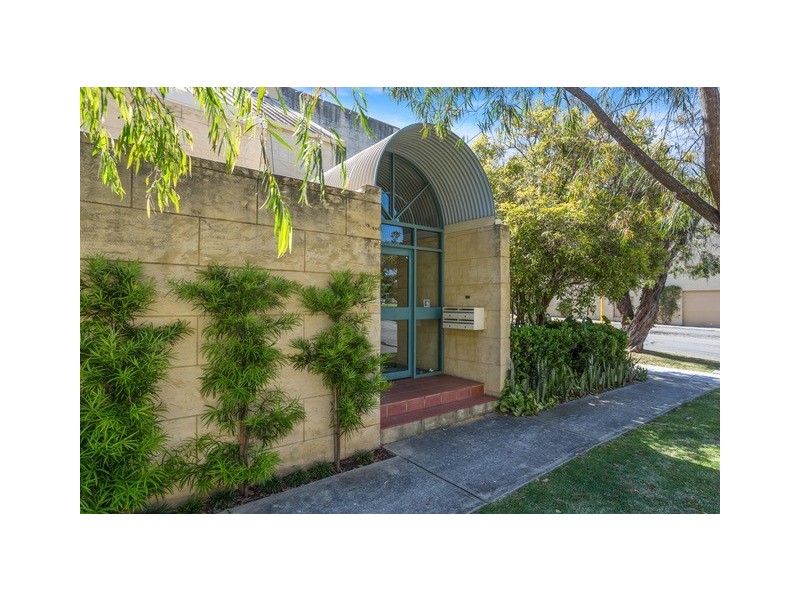 6/8 Johnston Street, Peppermint Grove WA 6011