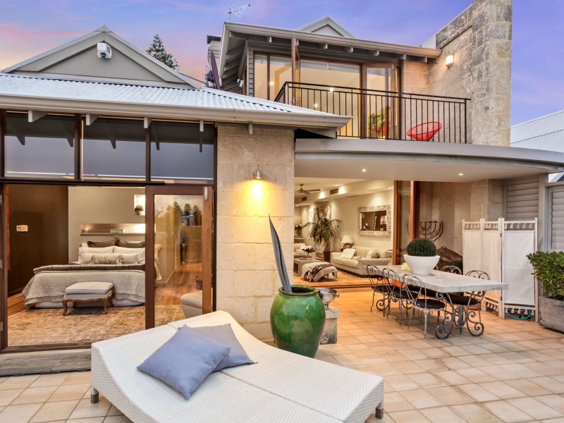 51 Harvest Road, North Fremantle WA 6159