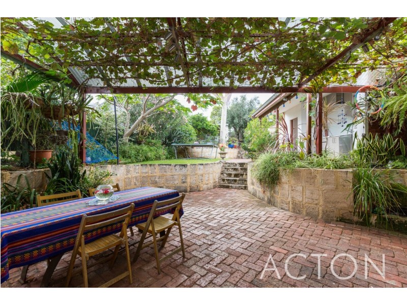 4 George Street, Cottesloe WA 6011