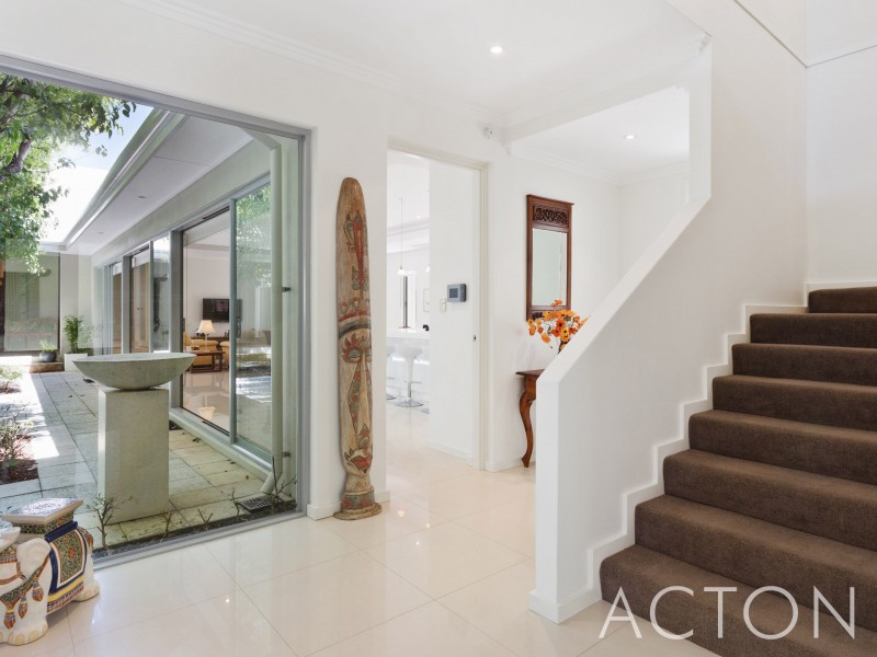 13 Mitford Street, Swanbourne WA 6010