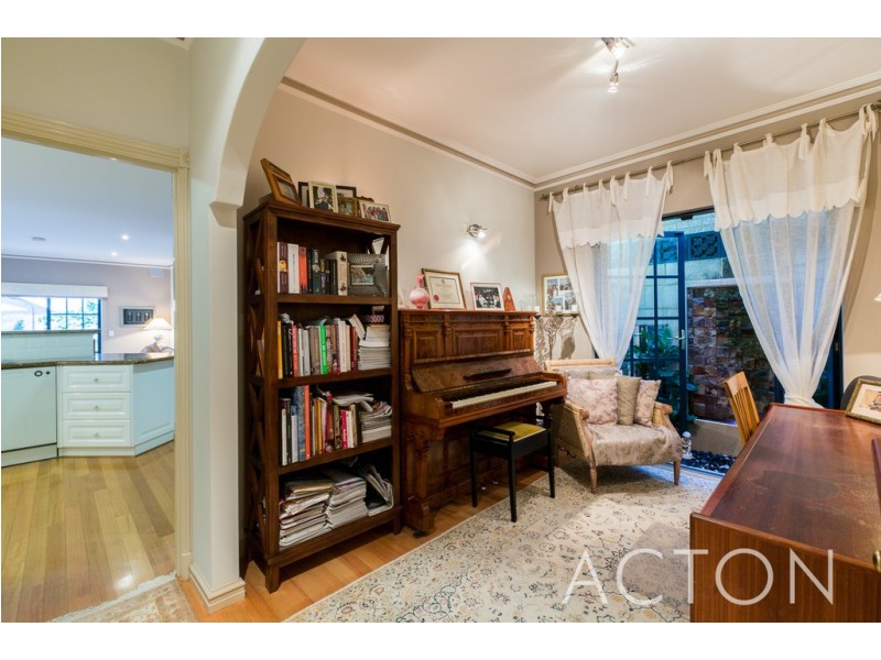 6 Perth Street, Cottesloe WA 6011