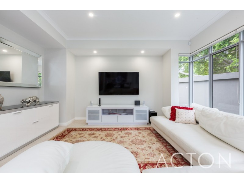 8 Millers Court, Cottesloe WA 6011