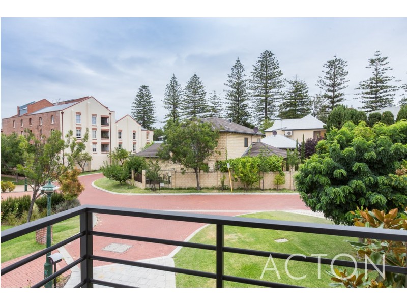 8 Millers Court, Cottesloe WA 6011