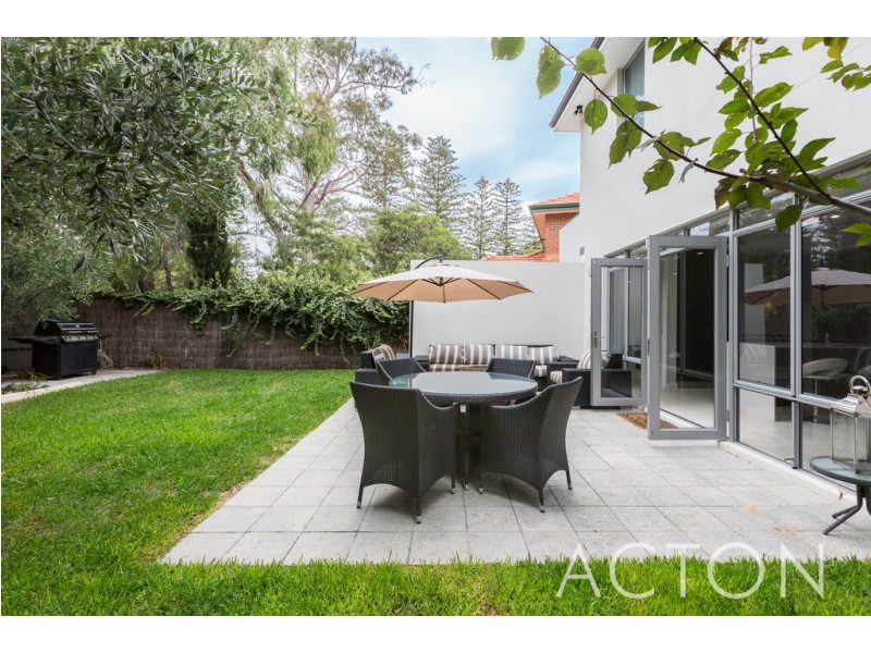 8 Millers Court, Cottesloe WA 6011