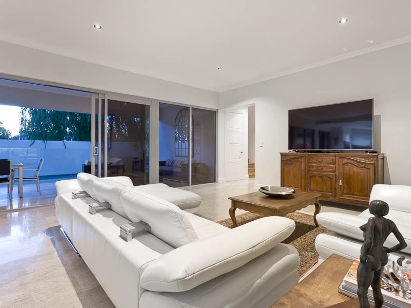 18 Irvine Street, Peppermint Grove WA 6011