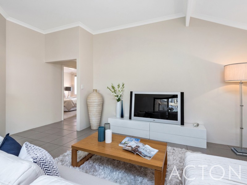 4/291 Flinders Street, Nollamara WA 6061