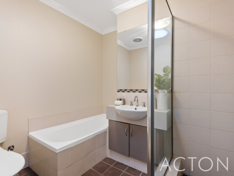 4/291 Flinders Street, Nollamara WA 6061