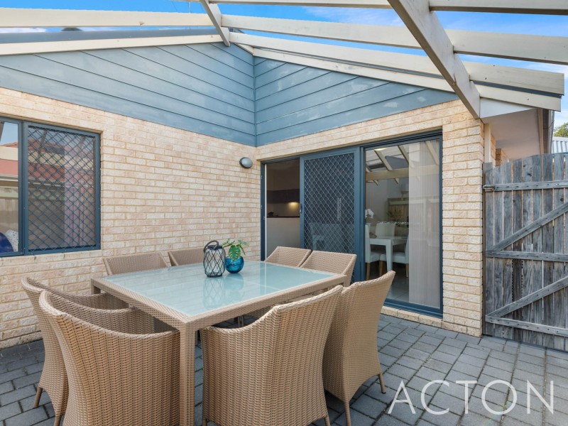 4/291 Flinders Street, Nollamara WA 6061