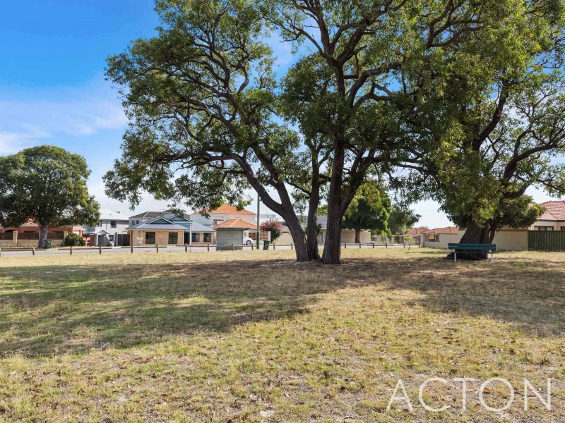 4/291 Flinders Street, Nollamara WA 6061