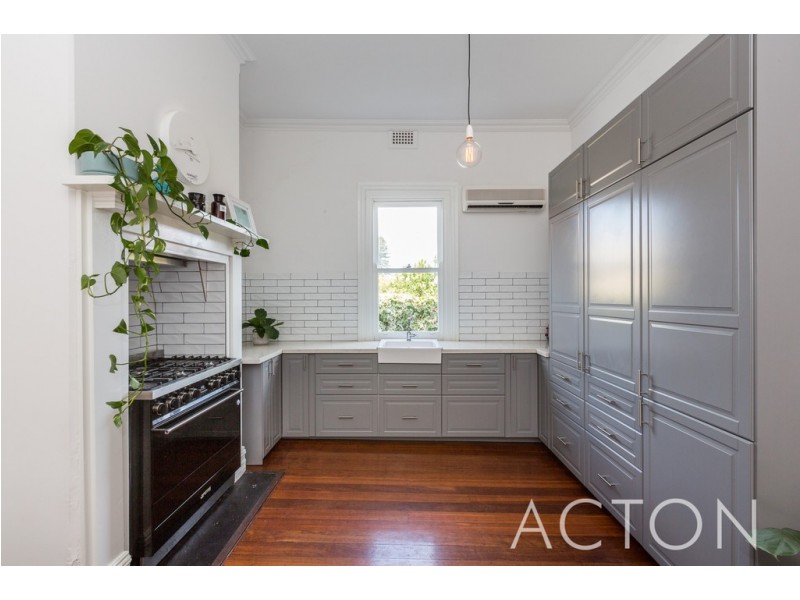 7 Foulkes Lane, Cottesloe WA 6011