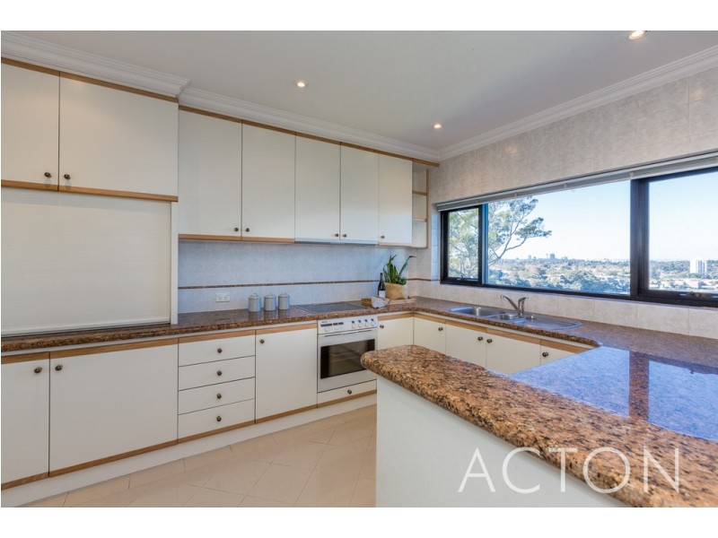 4/2 Bindaring Parade, Claremont WA 6010