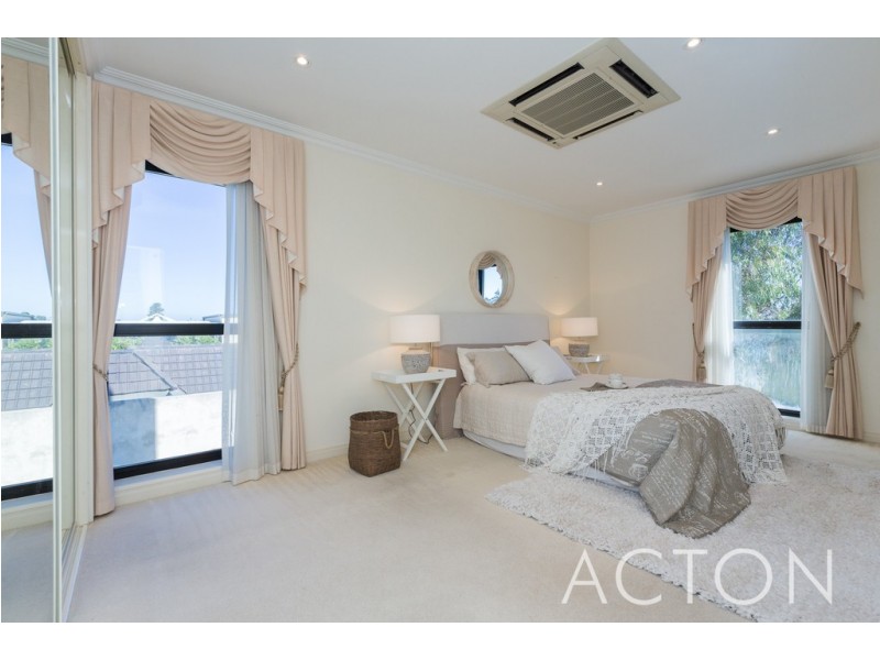4/2 Bindaring Parade, Claremont WA 6010
