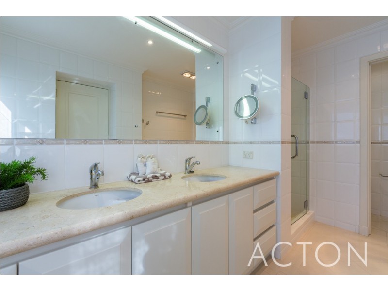 4/2 Bindaring Parade, Claremont WA 6010