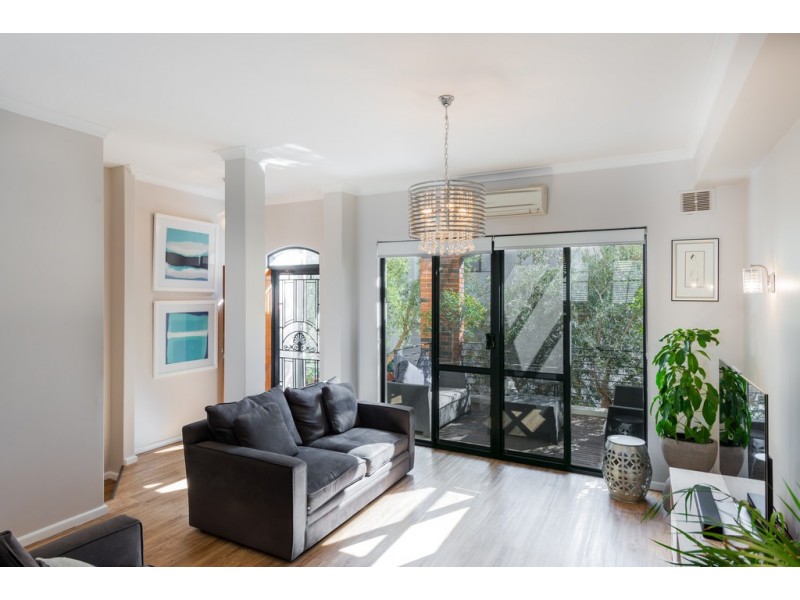 9/4 Hicks Street, North Fremantle WA 6159