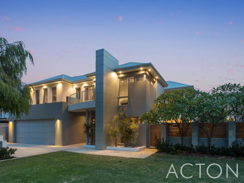 11 Letchworth Centre Avenue, Salter Point WA 6152