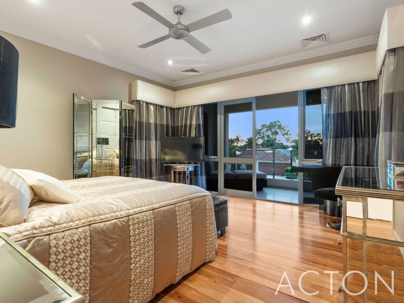 11 Letchworth Centre Avenue, Salter Point WA 6152