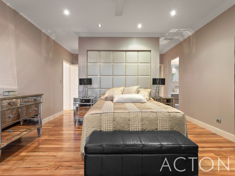 11 Letchworth Centre Avenue, Salter Point WA 6152