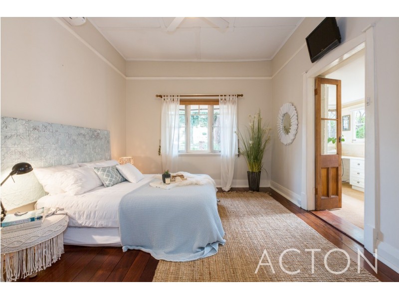 8 Loftus Street, Nedlands WA 6009