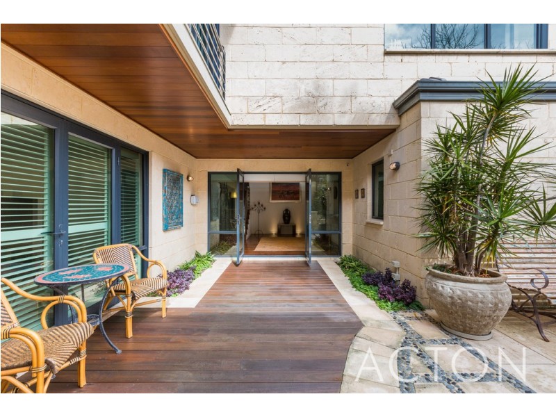 4A Beach Street, Cottesloe WA 6011