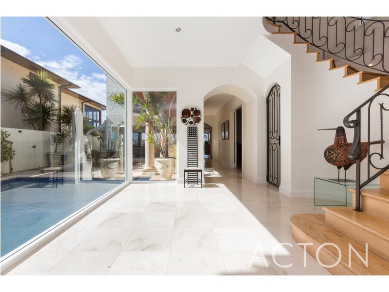 30 Hutchinson Avenue, Mosman Park WA 6012