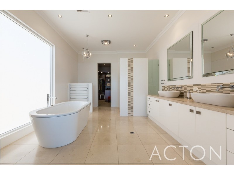 30 Hutchinson Avenue, Mosman Park WA 6012