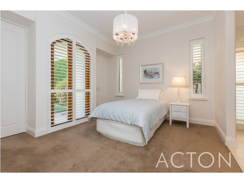 30 Hutchinson Avenue, Mosman Park WA 6012