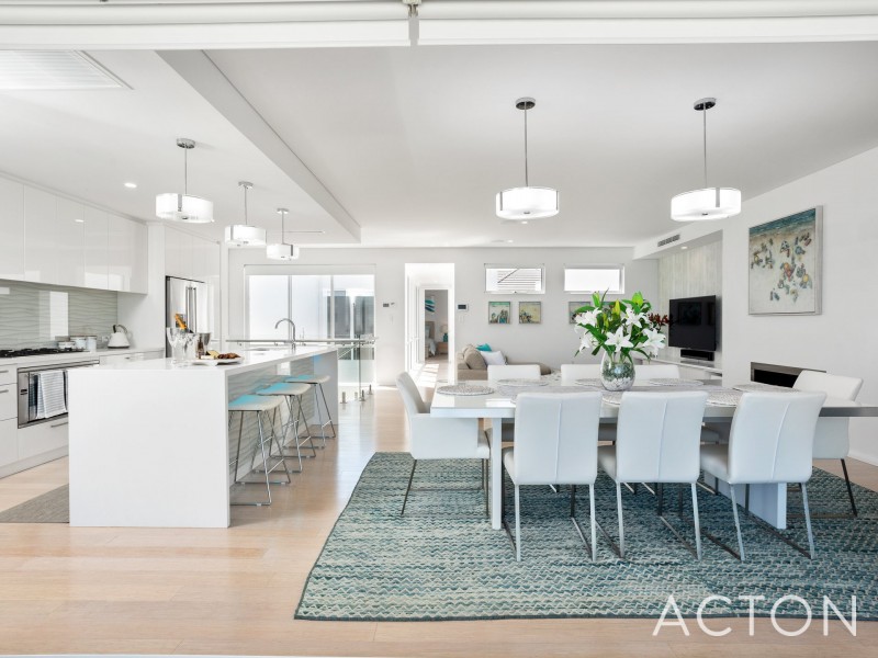 24 Socrates Parade, North Coogee WA 6163