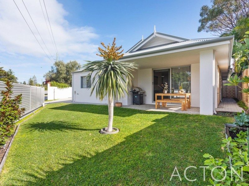 215 Curtin Avenue, Cottesloe WA 6011
