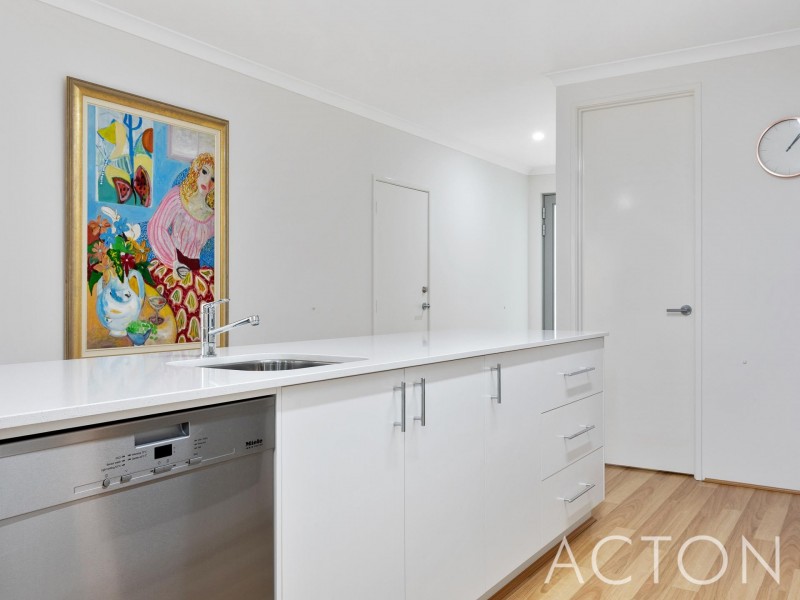 215 Curtin Avenue, Cottesloe WA 6011