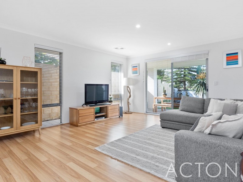 215 Curtin Avenue, Cottesloe WA 6011