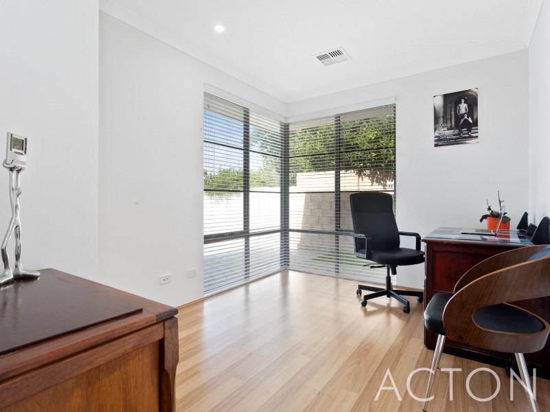 215 Curtin Avenue, Cottesloe WA 6011