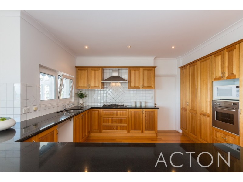 2/11 Salvado Street, Cottesloe WA 6011