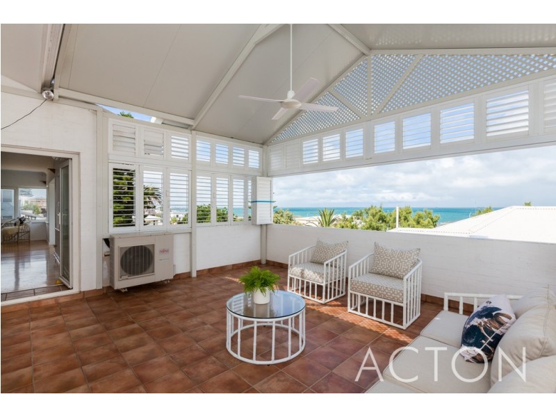 2/11 Salvado Street, Cottesloe WA 6011