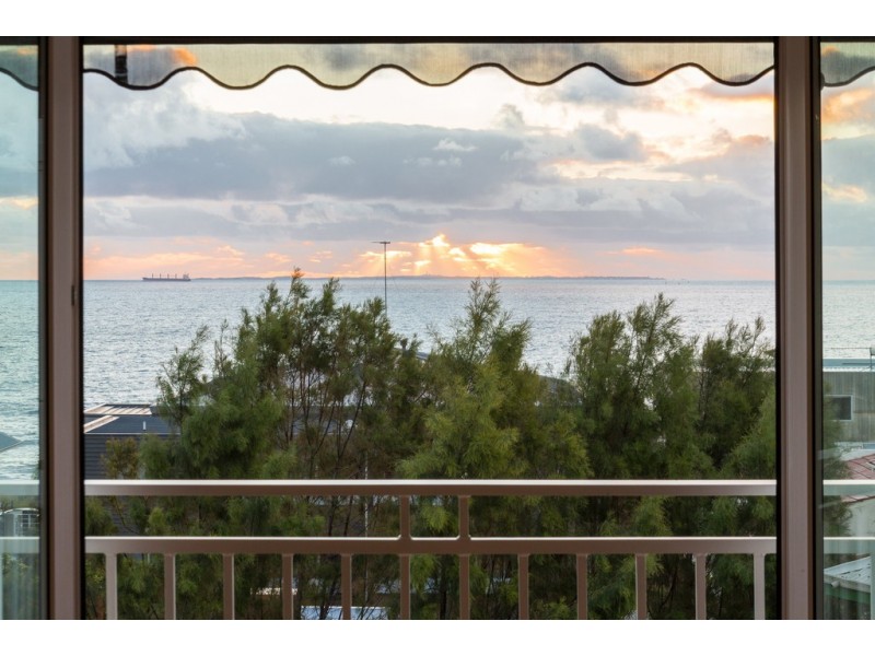 2/11 Salvado Street, Cottesloe WA 6011