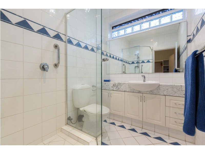 2/11 Salvado Street, Cottesloe WA 6011