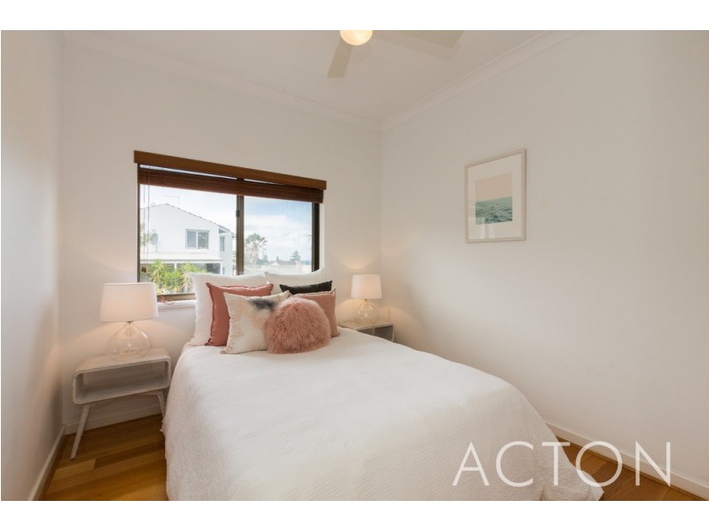 2/11 Salvado Street, Cottesloe WA 6011