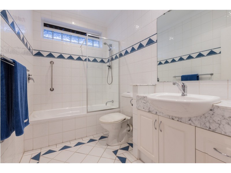 2/11 Salvado Street, Cottesloe WA 6011