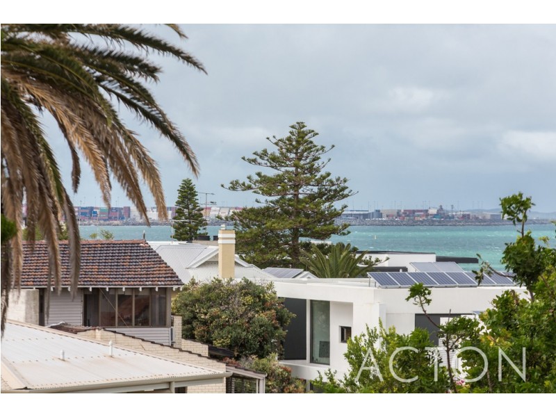 2/11 Salvado Street, Cottesloe WA 6011