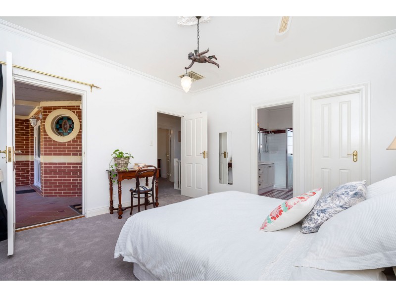 27 Carrington Street, Inglewood WA 6052