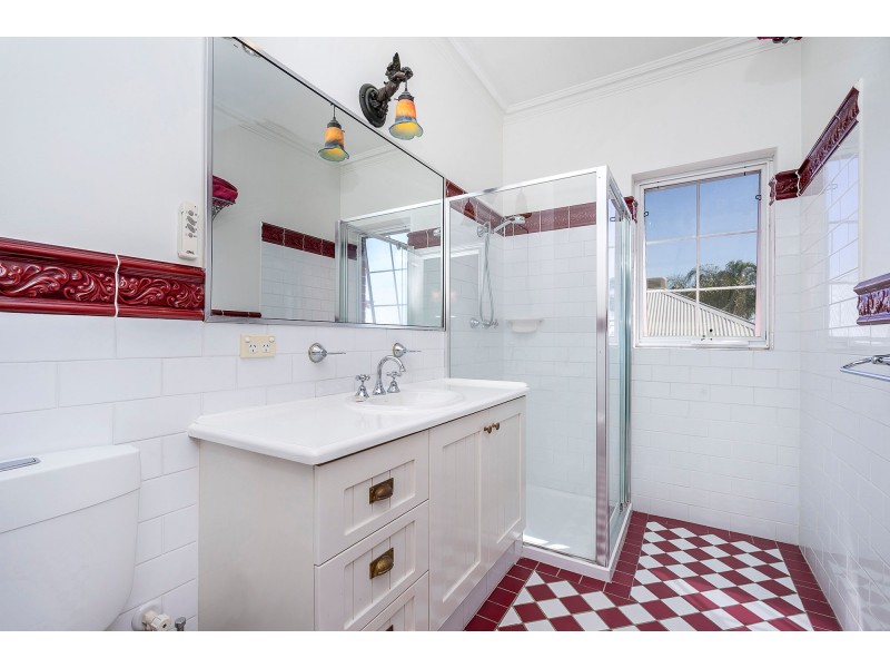 27 Carrington Street, Inglewood WA 6052