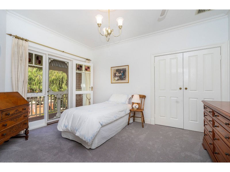 27 Carrington Street, Inglewood WA 6052