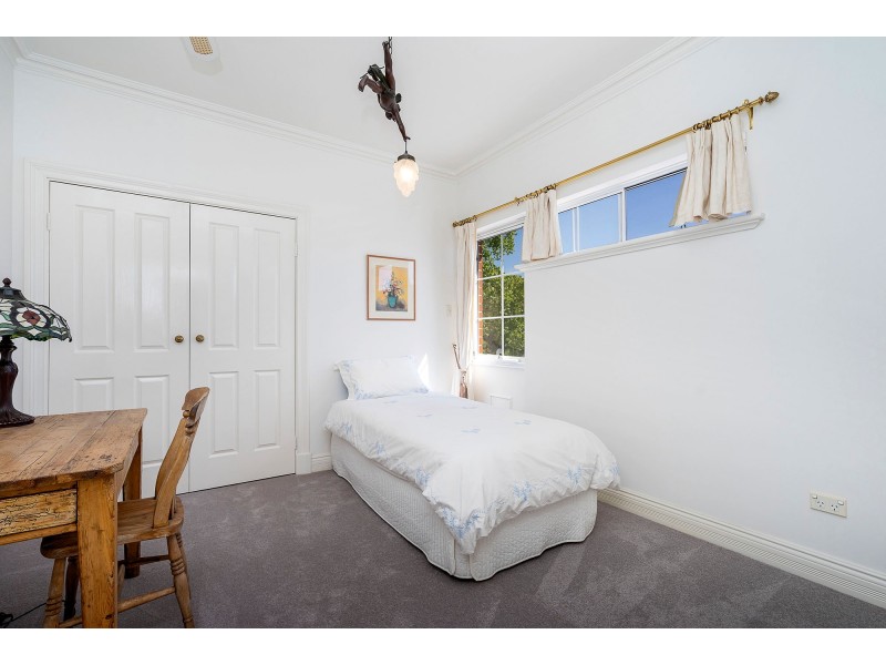 27 Carrington Street, Inglewood WA 6052