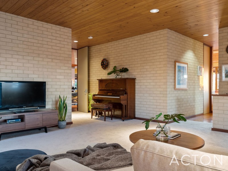 2 Surbiton Road, East Fremantle WA 6158