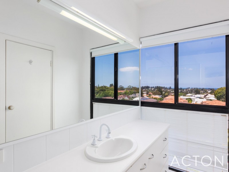 7/2 Bindaring Parade, Claremont WA 6010