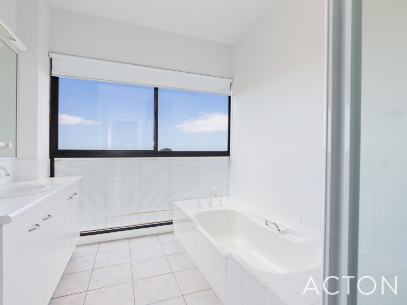 7/2 Bindaring Parade, Claremont WA 6010